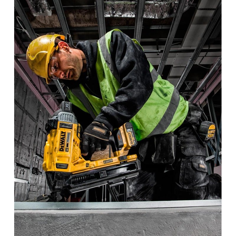 Gwoździarka osadzak do betonu DeWALT DCN890P2 18V BL XR 2x5Ah walizka