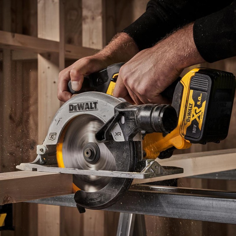 Pilarka tarczowa 18V XR 165mm DEWALT BODY DCS565NT
