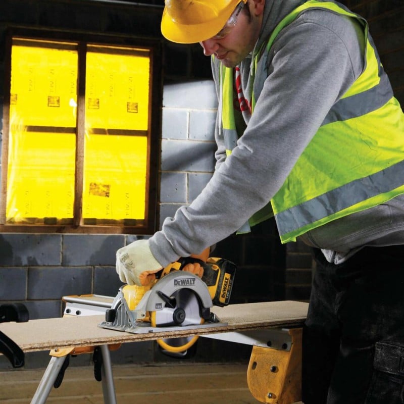 Pilarka tarczowa 18V 165mm 2x5Ah DEWALT DCS391P2