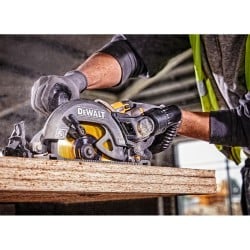 Pilarka tarczowa DEWALT DCS577T2 54V 190mm 2x6Ah