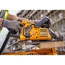 Pilarka tarczowa DEWALT DCS577T2 54V 190mm 2x6Ah