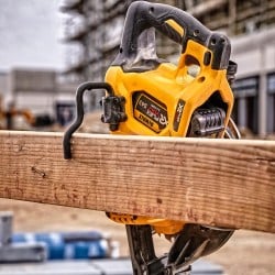 Pilarka tarczowa DEWALT DCS577T2 54V 190mm 2x6Ah
