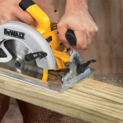 Pilarka tarczowa DEWALT DWE575K 1600W 190mm tarcza