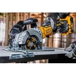 Pilarka tarczowa DeWalt DCS571P2 18V 115mm BL 2x5A