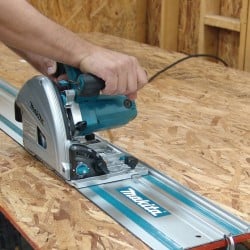 Pilarko - zagłębiarka 1300W 6-biegów 165x20mm Makita SP6000JMAKPAC + Szyna 1,5m + 2 zaciski do szyny + Pokrowiec na szynę
