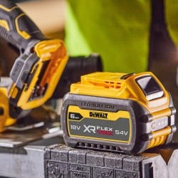 Pilarka 190mm FLEXVOLT ADVANTAGE DeWALT DCS573T1