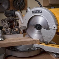 Pilarka ukośnica z posuwem DeWALT DWS778 1850W 250mm wskaźnik XPS kapówka