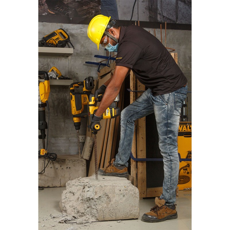 Bezszczotkowa młotowiertarka akumulatorowa 54V XR 3,5 J 3-funkcyjna LED DeWALT DCH333NT BODY walizka