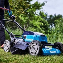 Akumulatorowa kosiarka Makita DLM532PT4 LXT 2x18V 4x5Ah BL samobieżna