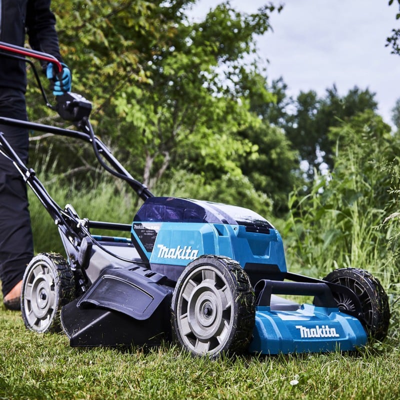 Akumulatorowa kosiarka Makita DLM532PT4 LXT 2x18V 4x5Ah BL samobieżna