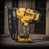Akumulatorowa sztyfciarka DeWALT DCN660D2 XR 18V BL 16Ga 2x2Ah ładowarka walizka