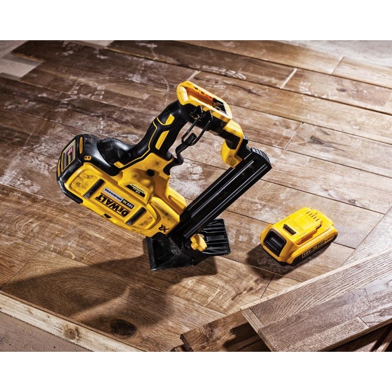 Zszywacz DeWalt DCN682D2 18V XR BL 2x2Ah 18Ga TSTA