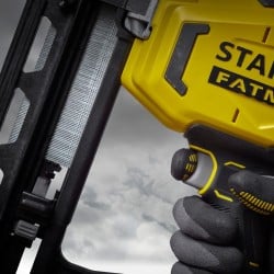 Sztyfciarka STANLEY FATMAX SFMCN616D2K Li-Ion 18V V20 16GA 2x2Ah walizka