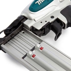 Sztyfciarka pneumatyczna Makita AF506 18 GA 15-50mm
