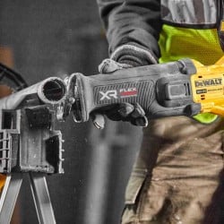 Pilarka szablasta lisi ogon 18V DeWALT DCS386T1