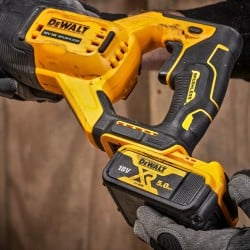 Pilarka szablasta lisica 18V 2x5Ah DeWALT DCS382P2