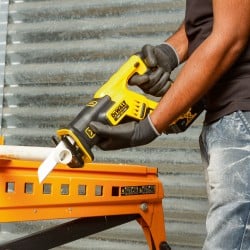 Pilarka szablasta DEWALT DCS367P2 18V XR 2x5Ah