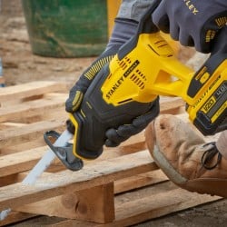 Pilarka szablasta 18V BODY STANLEY FATMAX V20