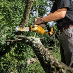 Piła łańcuchowa akumulatorowa 20cm 18V 1x5Ah DeWALT DCMPS520P1-QW