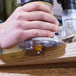 Frezarka krawędziowa do laminatów DEWALT D26200-QS
