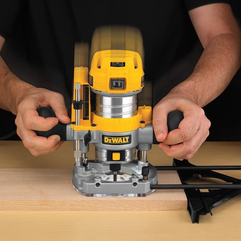 Frezarka górnowrzecionowa DEWALT D26203 8mm