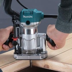 Frezarka wycinarka 6/8mm 710W Makita RT0702CX2J