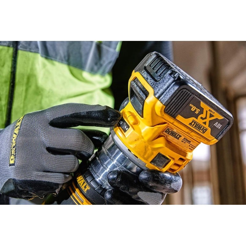 Frezarka górnowrzecionowa DeWalt DCW604NT 18V 8mm