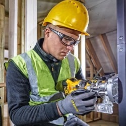 Frezarka górnowrzecionowa DEWALT DCW604N 18V 8mm