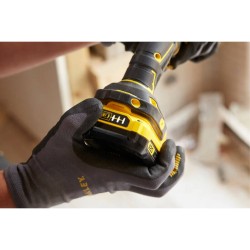 Akumulatorowa wiertarko-wkrętarka STANLEY FATMAX SFMCD700D2A-QW 18V 2x2Ah + akcesoria 100 sztuk, walizka