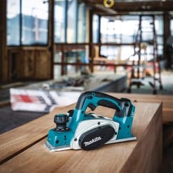 Strug akumulatorowy 18V 2x3Ah Makita DKP180RFJ
