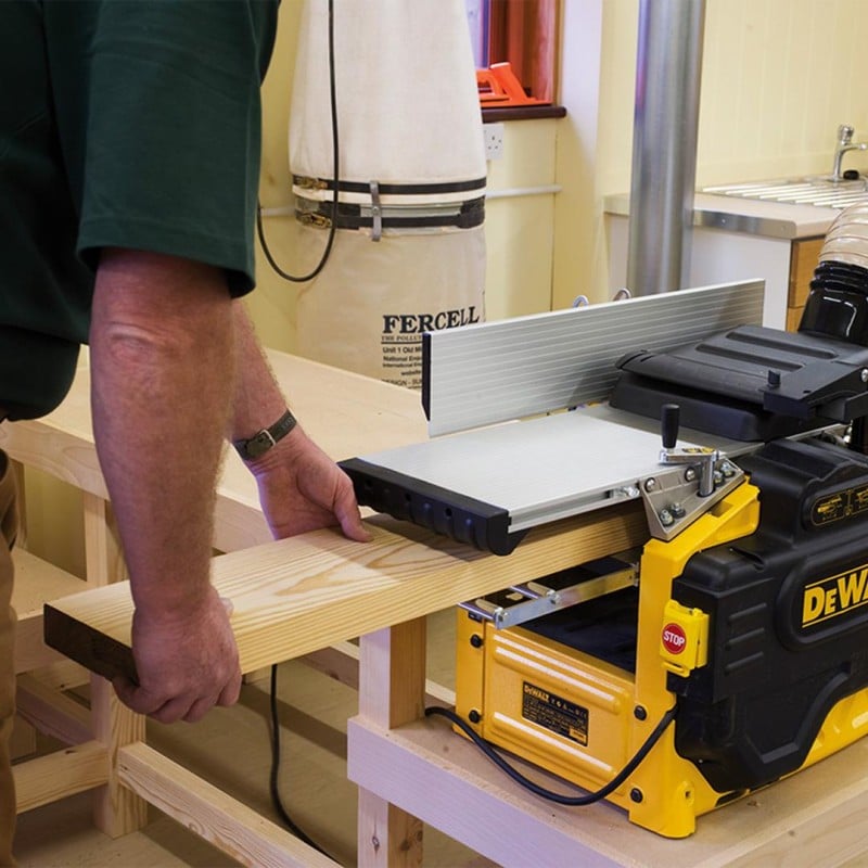 Strugarka grubościowa i wyrównująca DeWALT D27300 2100W gł. strugania 3mm