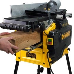 Strugarka grubościowa i wyrównująca DeWALT D27300 2100W gł. strugania 3mm