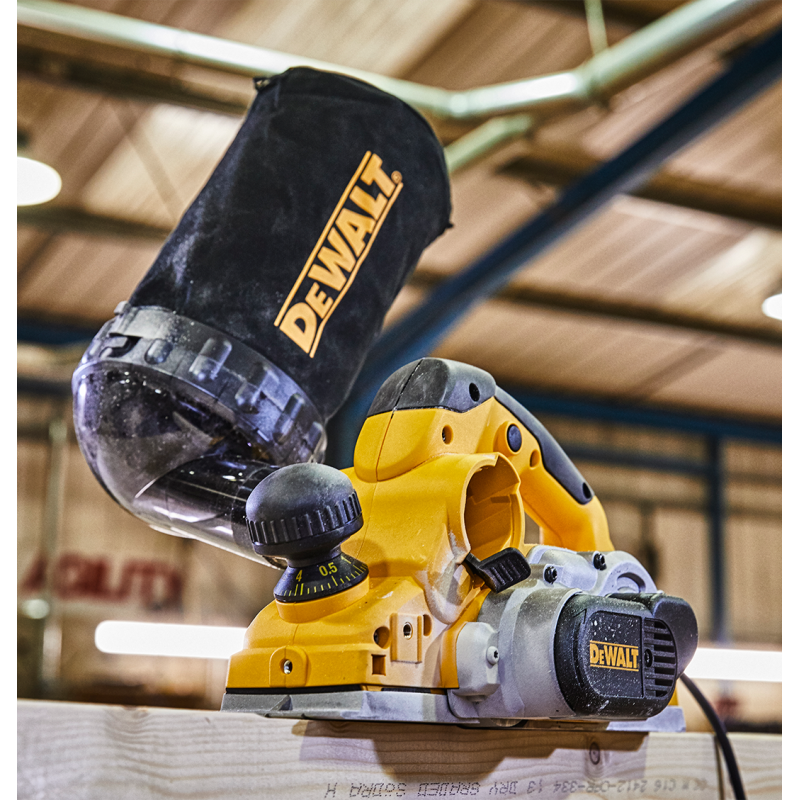 Strug DEWALT D26500 1050W 82mm 0-4mm