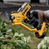 Akumulatorowy sekator do gałęzi 38mm 18V XR DeWALT DCMPP568N BODY