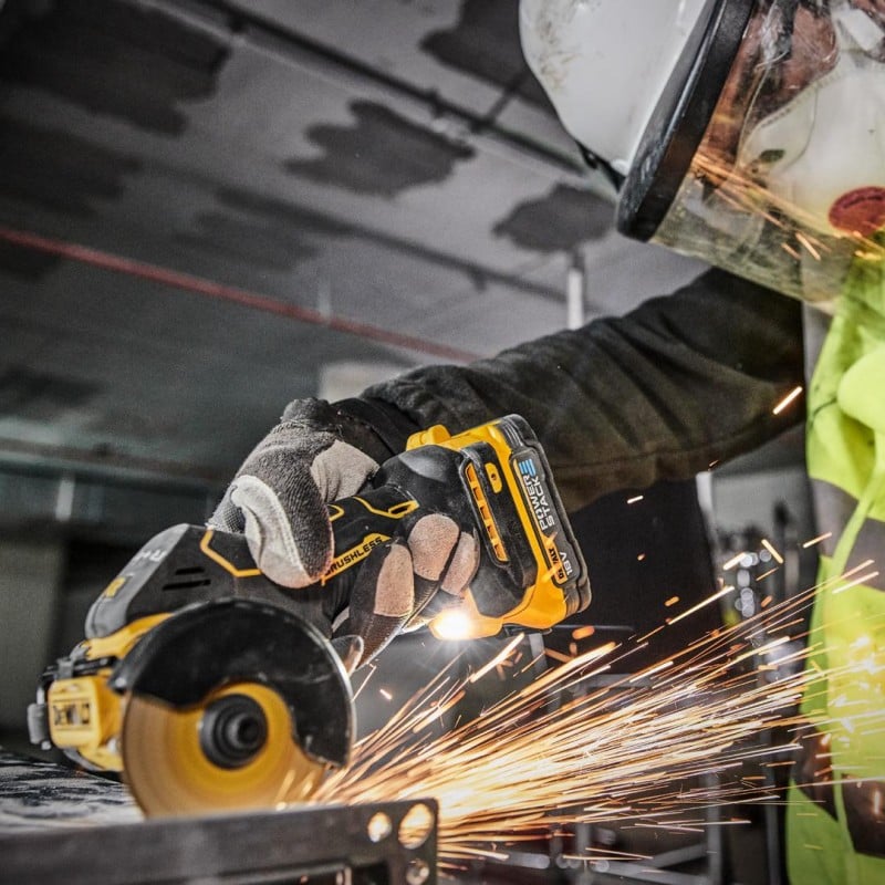 Kompaktowa szlifierka kątowa 76mm DeWALT DCS438NT