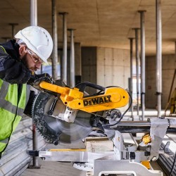 Piła ukośnica DEWALT DWS780 305mm 1675W XPS