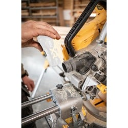 Pilarka ukosowa ukośnica DeWALT DCS782N 18V XR BL 305mm XPS BODY