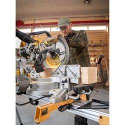 Pilarka ukosowa ukośnica DeWALT DCS782N 18V XR BL 305mm XPS BODY