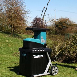 Rozdrabniacz rębak do gałęzi 2500W Makita UD2500