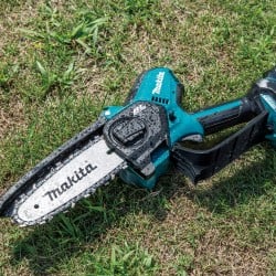 Akumulatorowa piła łańcuchowa do gałęzi Makita UC029GZ01 40Vmax XGT BL BODY