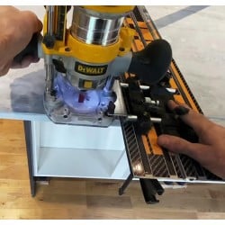 Adapter do frezarki do szyny zagłębiarki DeWALT