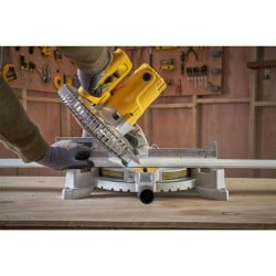 Pilarka ukośnica STANLEY SM1650-QS 254 mm 1650 W
