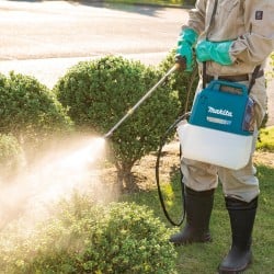 Akumulatorowy opryskiwacz ogrodowy 18V LXT 5l 3bary Makita DUS054Z + zestaw zasilający 1x5Ah 18V, ładowarka DC18RC