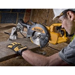 Piła pilarka ukośnica DeWALT DWS773&nbsp;230V 1300W 216mm
