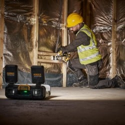 Skrzynia TOUGHSYSTEM lampa 18V DeWALT DWST08061-1