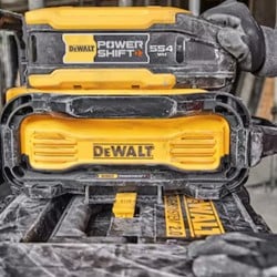 Ładowarka PowerShift DeWALT DCBPSC0550-QW 54V 12A 550W