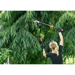 Sekator do gałęzi teleskopowy YATO YT-8841 690-930mm do 32mm PTFE