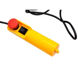 Elektryczna wyciągarka linowa GEKO G01087 600W 150/300kg 12/6m
