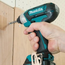 Akumulatorowa zakrętarka udarowa Makita TD110DSAE 12V max CXT 1/4" 110 Nm walizka