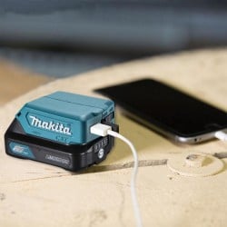 Adapter do ładowania USB 10,8/12V CXT Makita ADP08